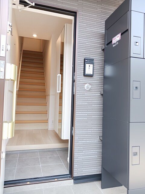 エヌ・ケー　フィールド 玄関