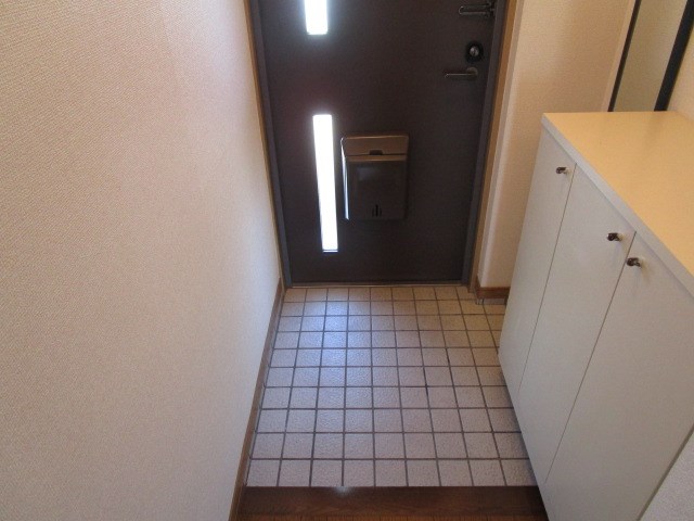 パインクレスト１ 玄関