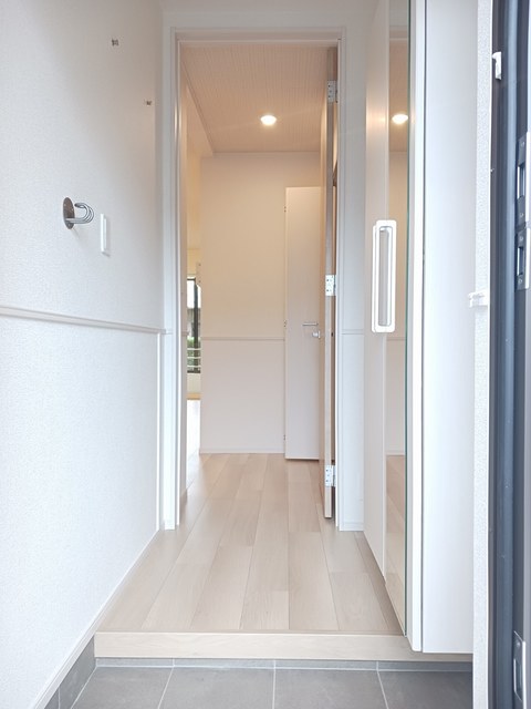 サンリットＳ 玄関