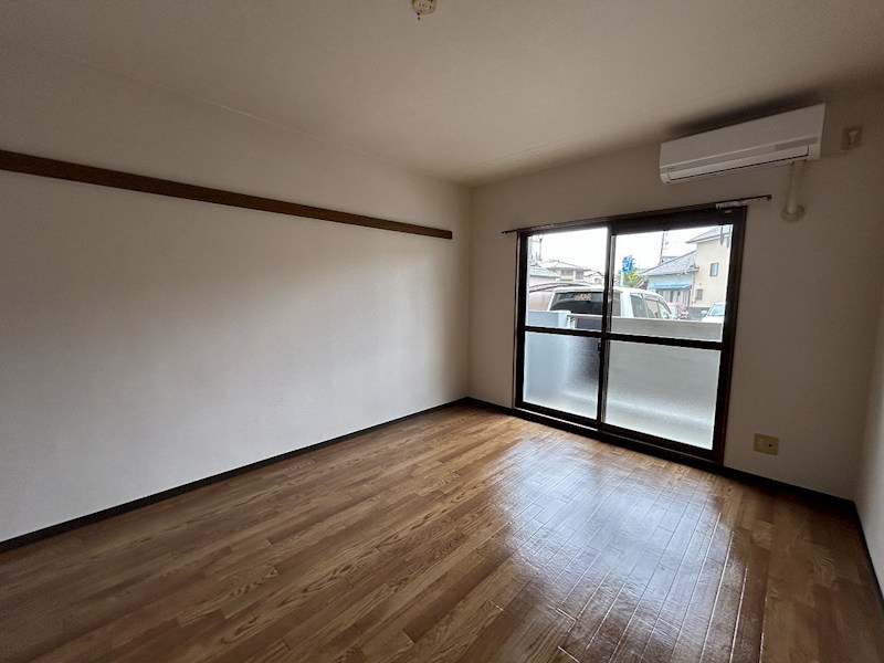 アイレット リビング