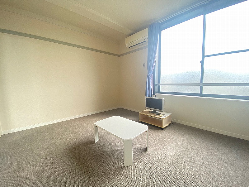 レオパレスＥＩＧＨＴ リビング