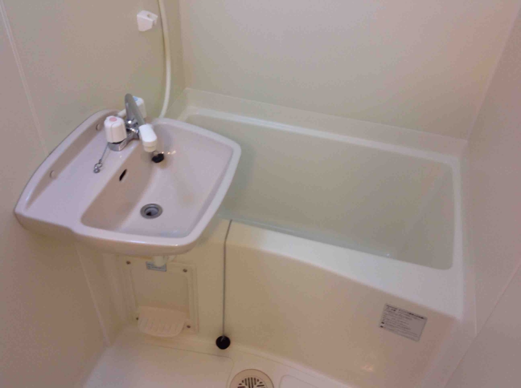 レオパレスタラート 風呂画像