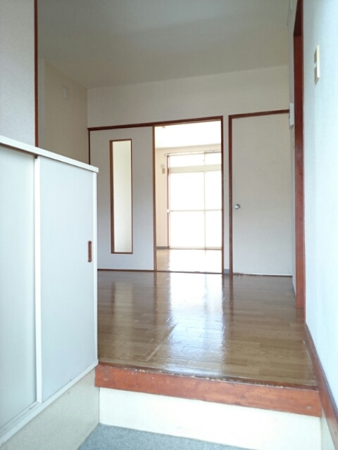 メゾン・ド・ファミーユ 玄関