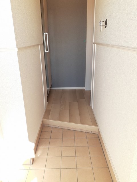 ソラーナ　サウス 玄関