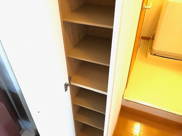 レオパレスすばる 玄関