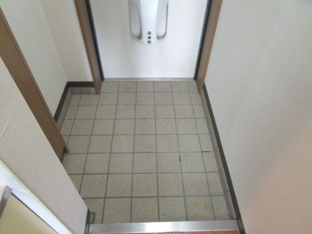 ティアラ西伊場 玄関