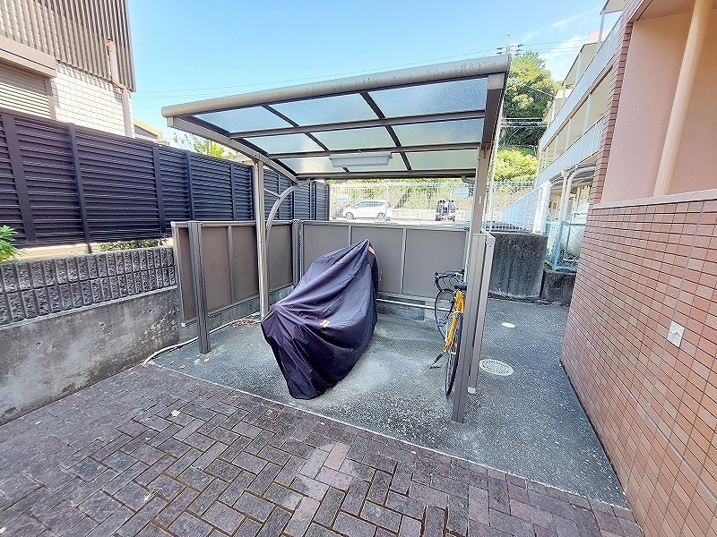 ブルーメ佐鳴台 駐車場