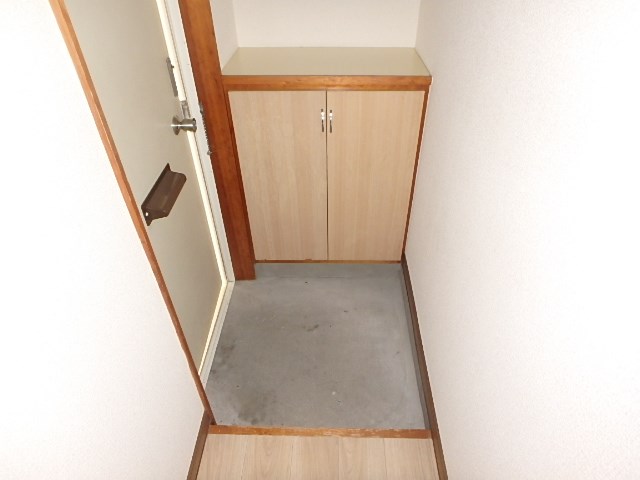 レイクコーポＣ 玄関