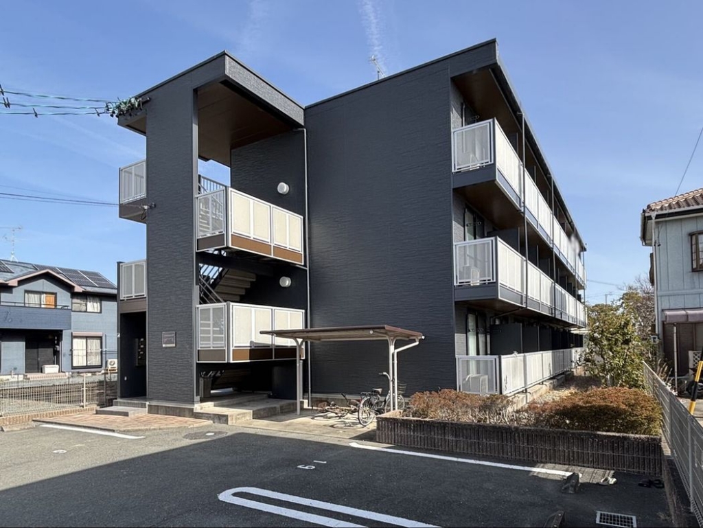レオパレスチェリービレッジ 203号室 外観