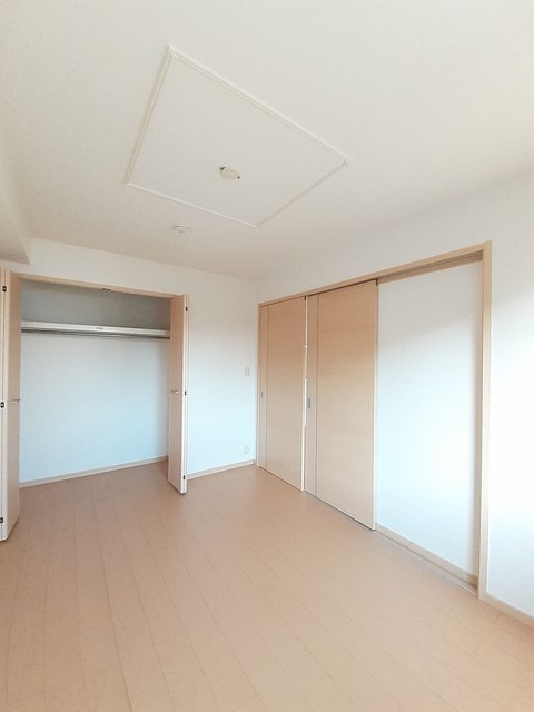 クレディヒル その他