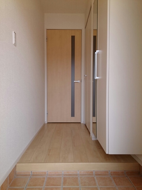 サンムーン 玄関