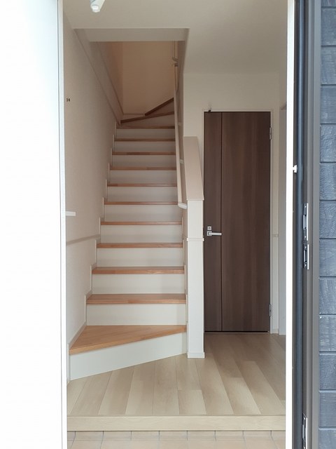 グレイスフル　ヨコスカⅡ 玄関