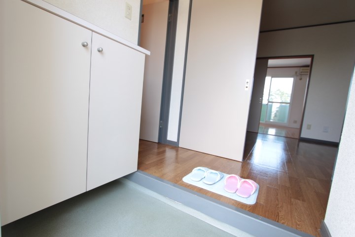 ロイヤルビレッジ 玄関