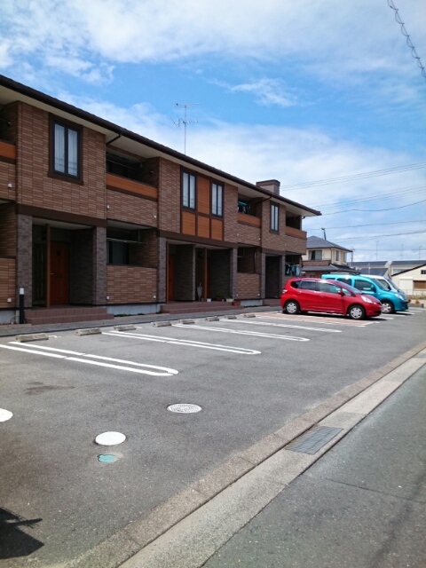 ＭＵＬＢＥＲＲＹ　ＣＯＵＲＴ 駐車場