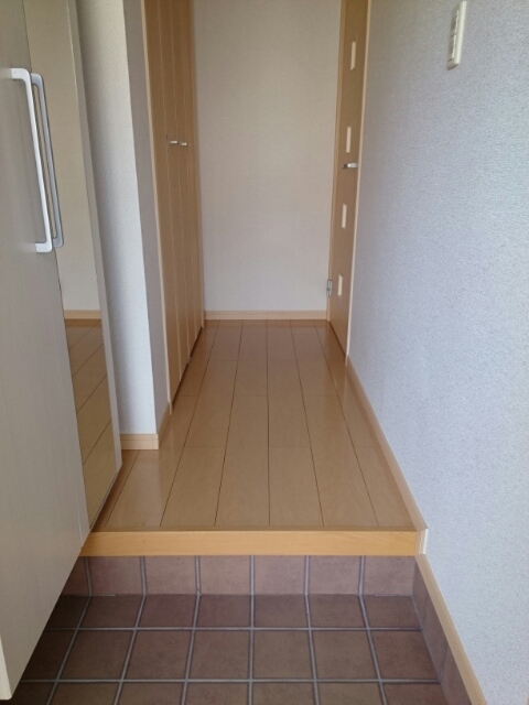 ＭＵＬＢＥＲＲＹ　ＣＯＵＲＴ 玄関