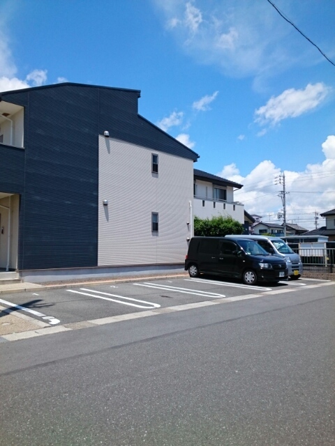 フィオーレ西都 駐車場