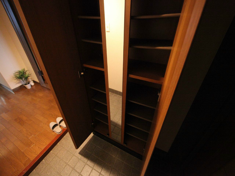 愛知県名古屋市熱田区一番１丁目 玄関