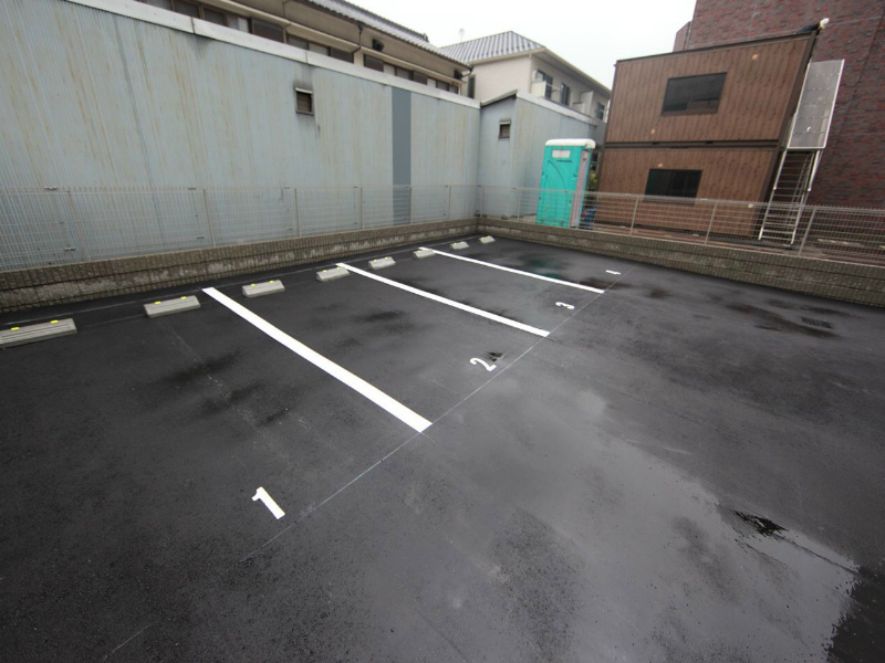 プレミアマルシェ白壁 駐車場
