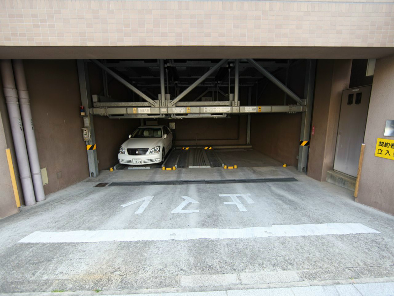 アーバンハイツ神宮公園 駐車場