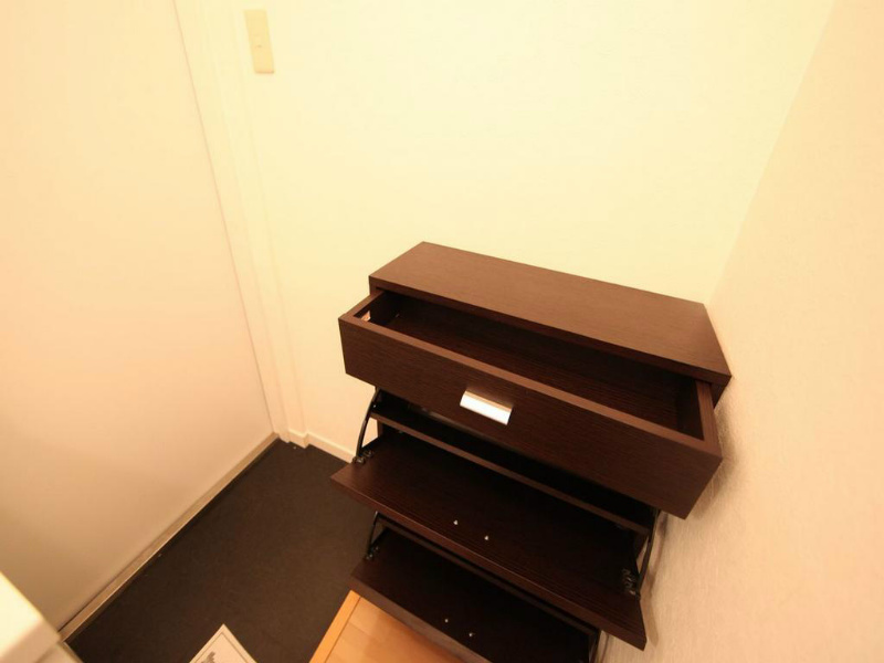 ソリッド則武 玄関