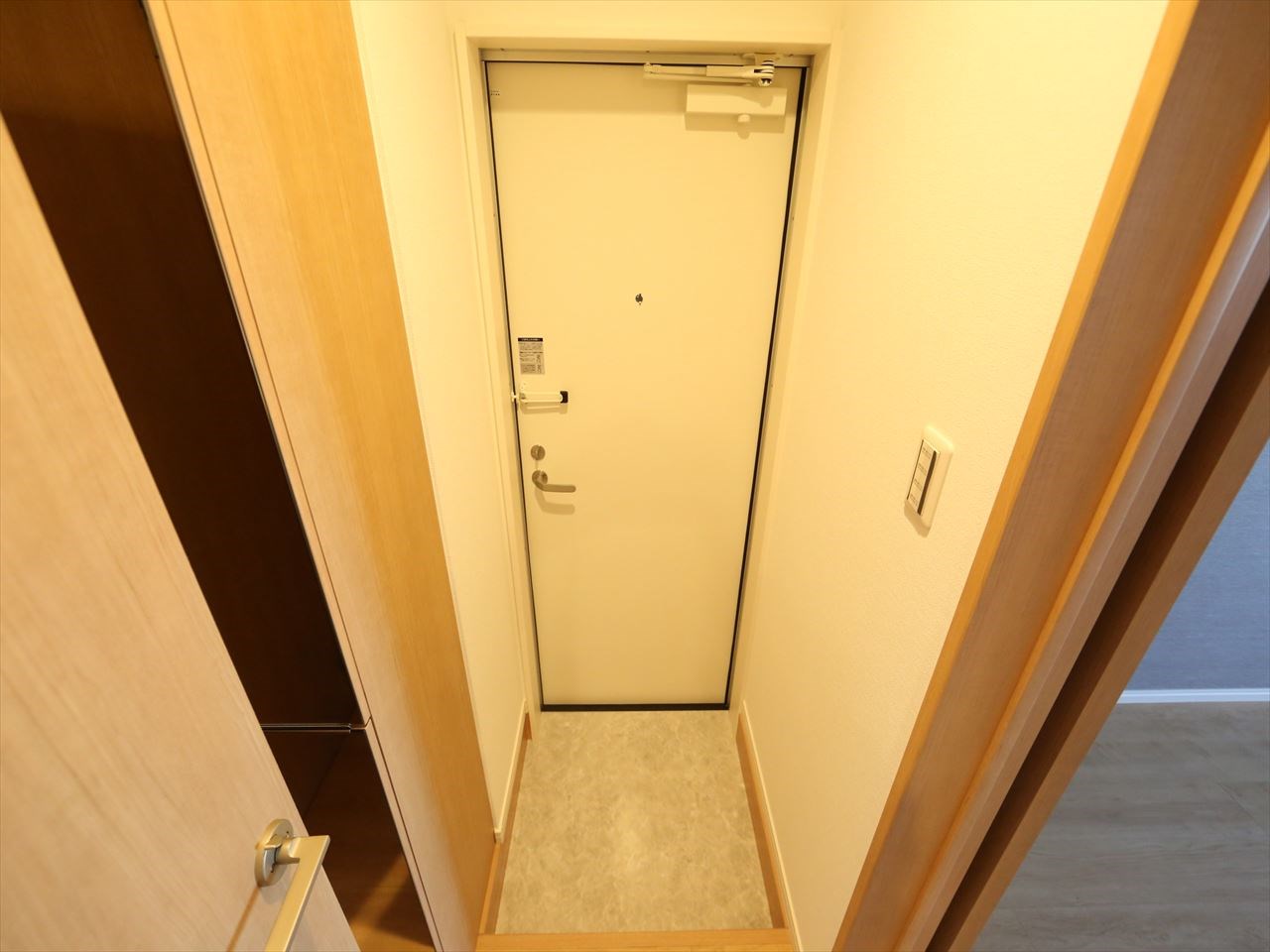 ジュネス十番町 玄関