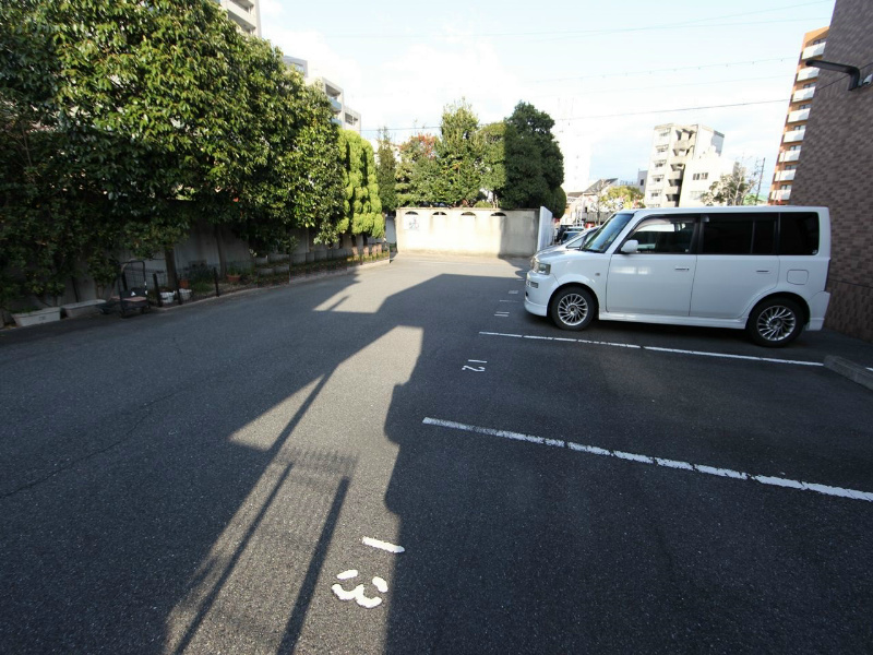 サンメゾン芳野 駐車場