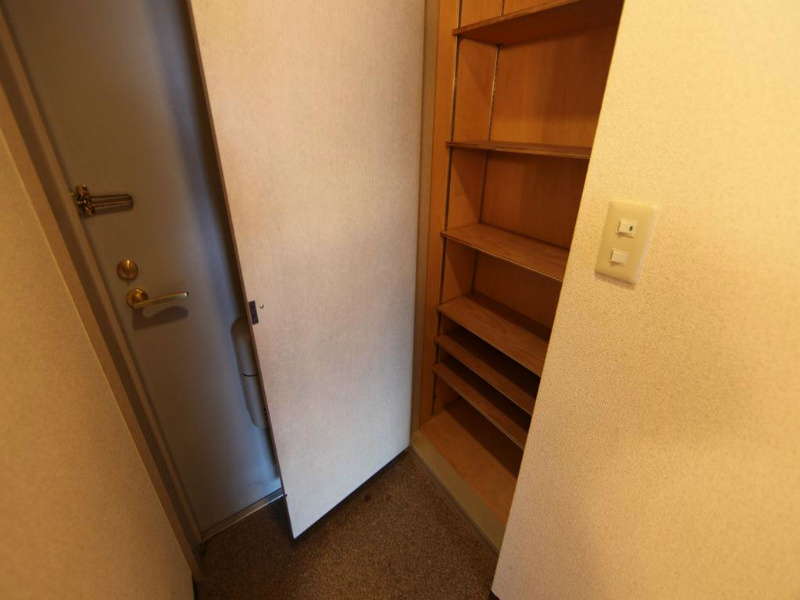ルミナス新栄 玄関