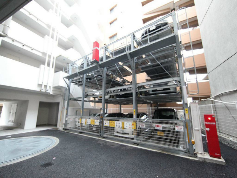 リベール名駅南 駐車場