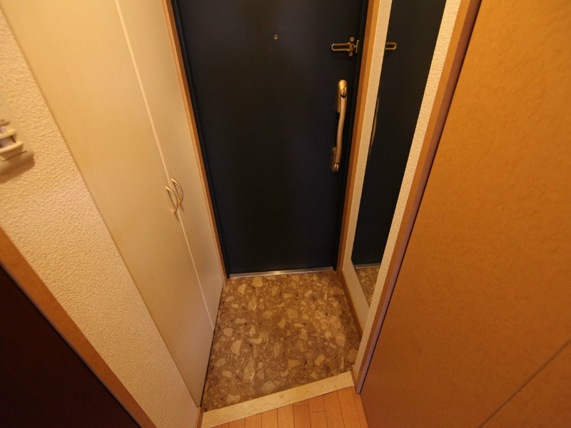プレサンス名古屋城前 玄関