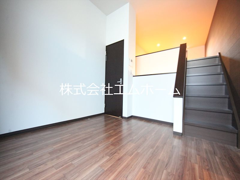 Creo栄生伍番館（クレオ栄生伍番館） リビング