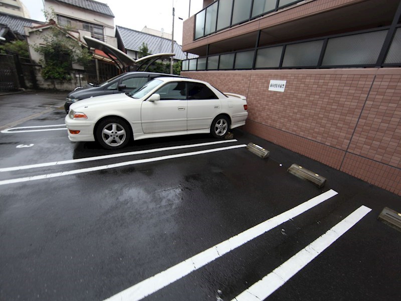 雪見ハイツ 駐車場