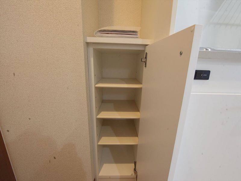 ワイズタワー新栄 玄関