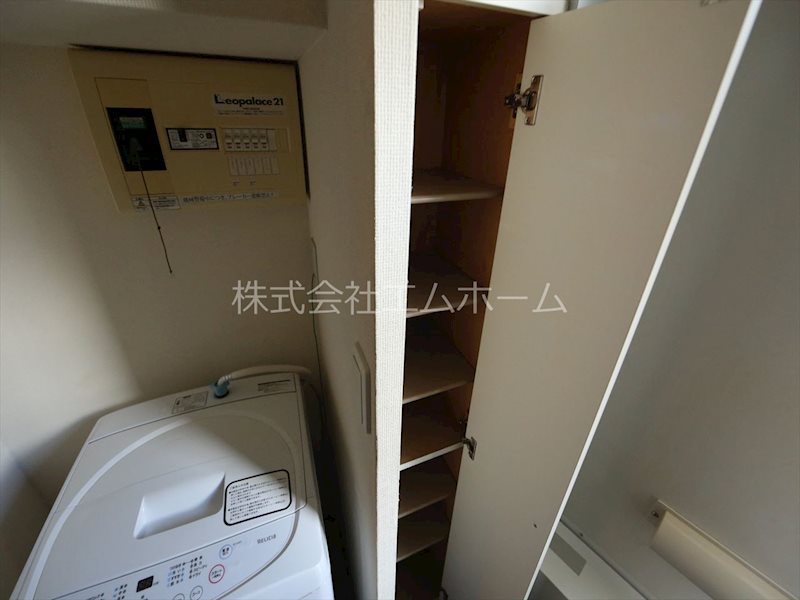 レオパレスＴＳ中村 玄関