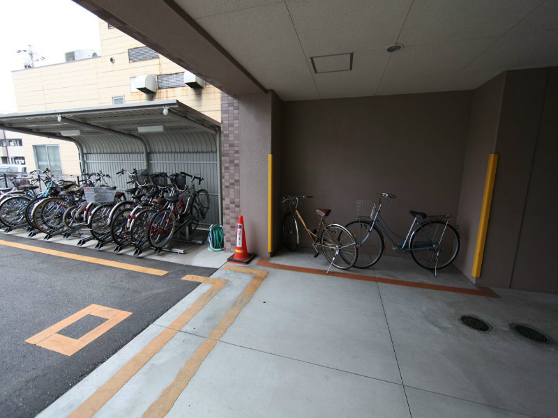 ロイヤルピジョン岩塚 その他