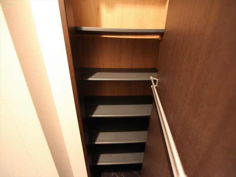 アビタシオンサクラ 玄関