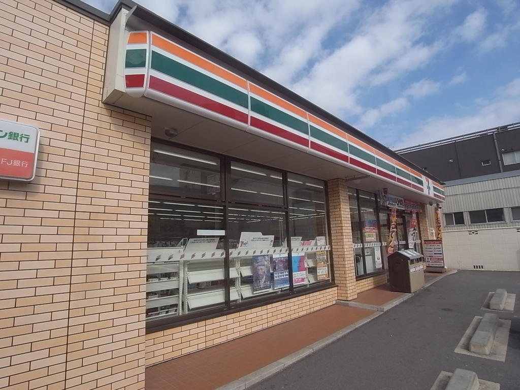 アビタシオンサクラ コンビニ