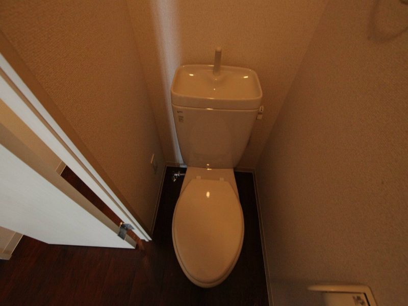 AHビル トイレ