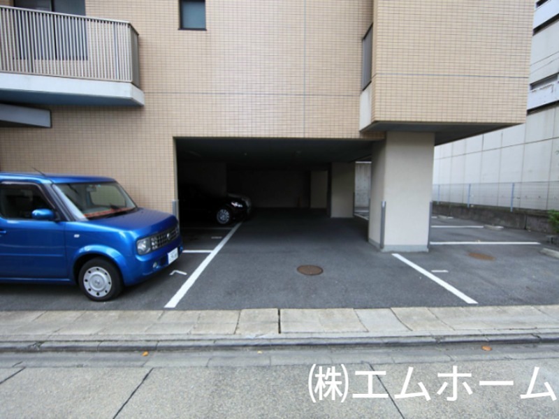 コンフォートピア・アツミ 駐車場