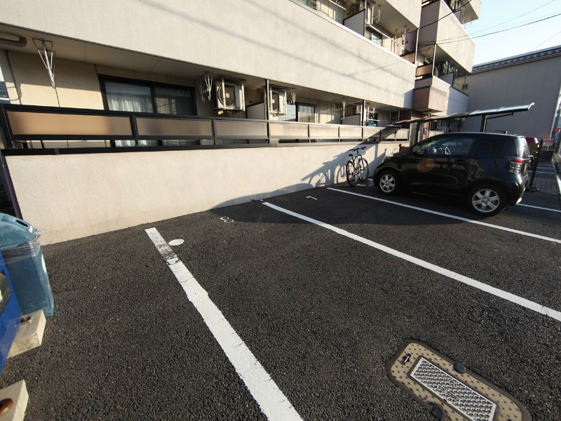 シャンドフルール 駐車場