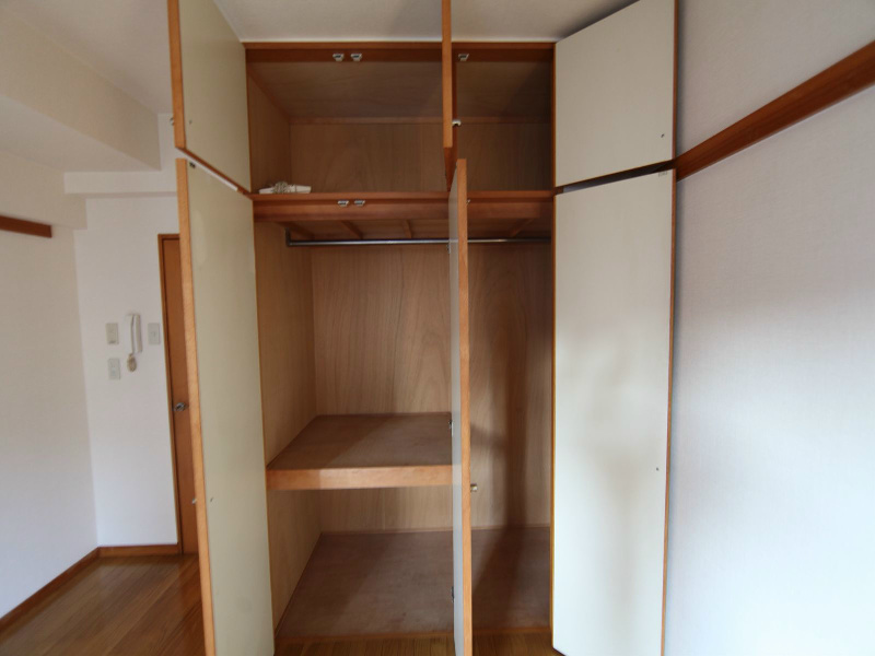 エクセルシオール金山 収納