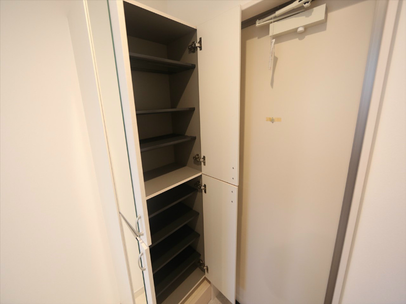 Ｃｒｅｓｃｉｔａ六番町（クレシタ六番町） 玄関