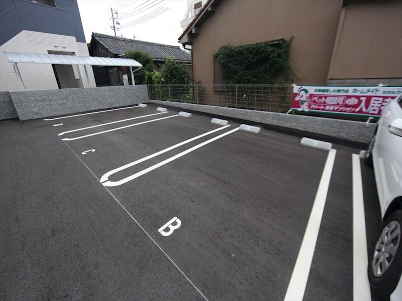 シュロス上飯田 駐車場