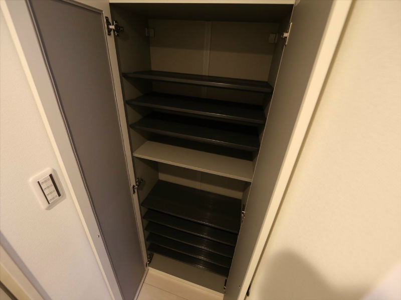 エルブダムール 玄関