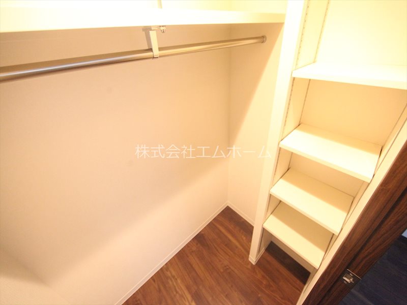プレサンスロジェ葵 収納