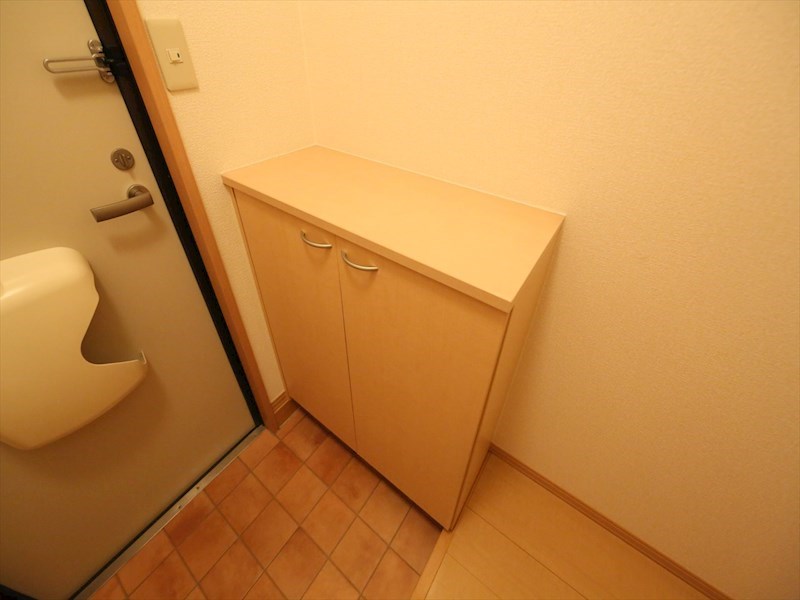 ヴィラ熱田 玄関