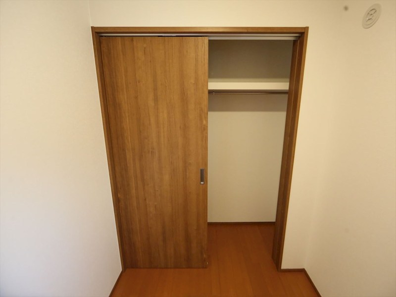 ＲＥＧＡＬＥＳＴサンメゾン栄生 収納