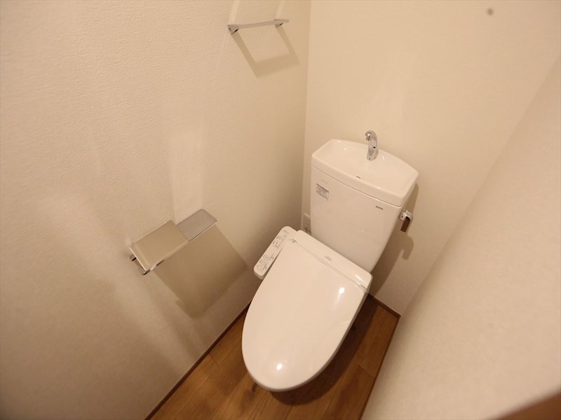 ＲＥＧＡＬＥＳＴサンメゾン栄生 トイレ