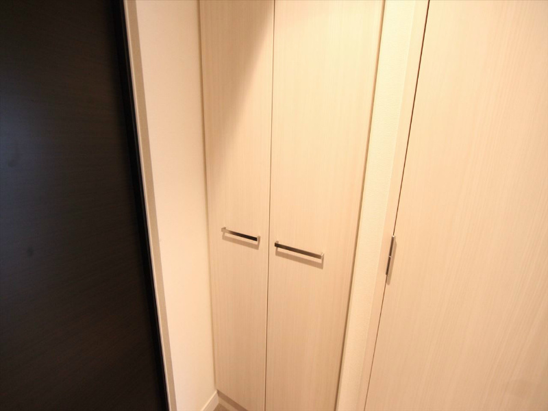 プレサンス栄ブリオ 玄関