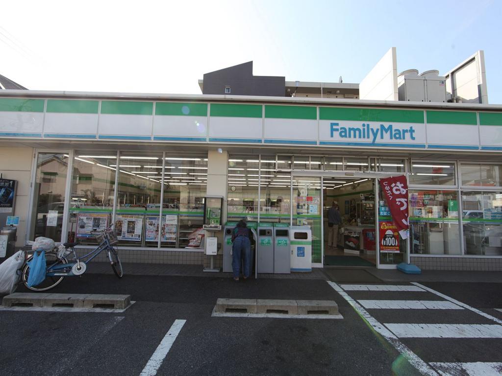 グリーンハイツ伝馬 コンビニ