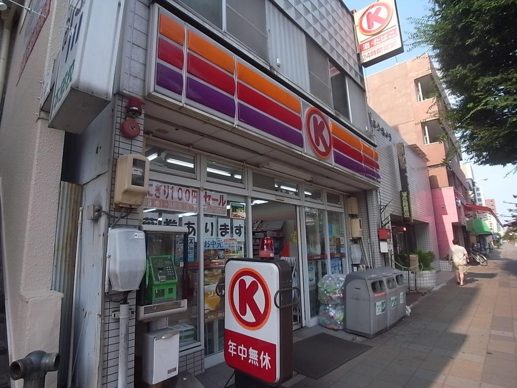 エヴァンコートIII コンビニ